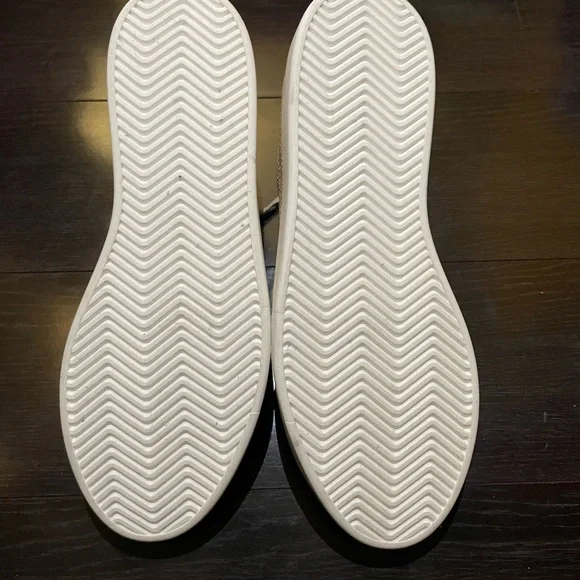 NWOT Steve Madden Linen Sneakers Size 7 - Picture 4 of 6